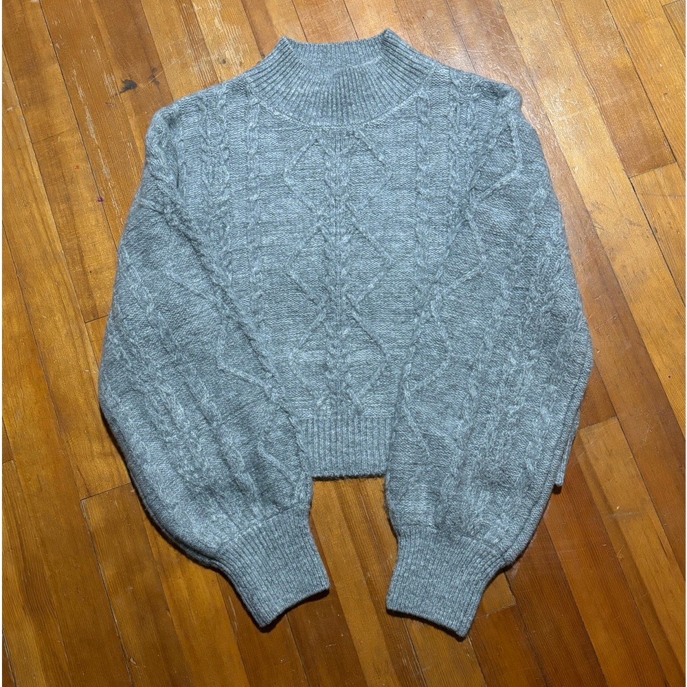 Vigoss Cable knit mock turtleneck. SZ.L.